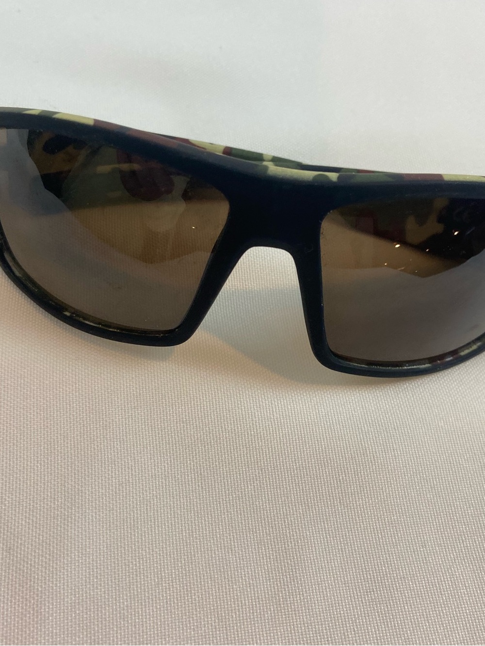 Men's Camouflage Wraparound Swim Sunglasses - Black/Brown